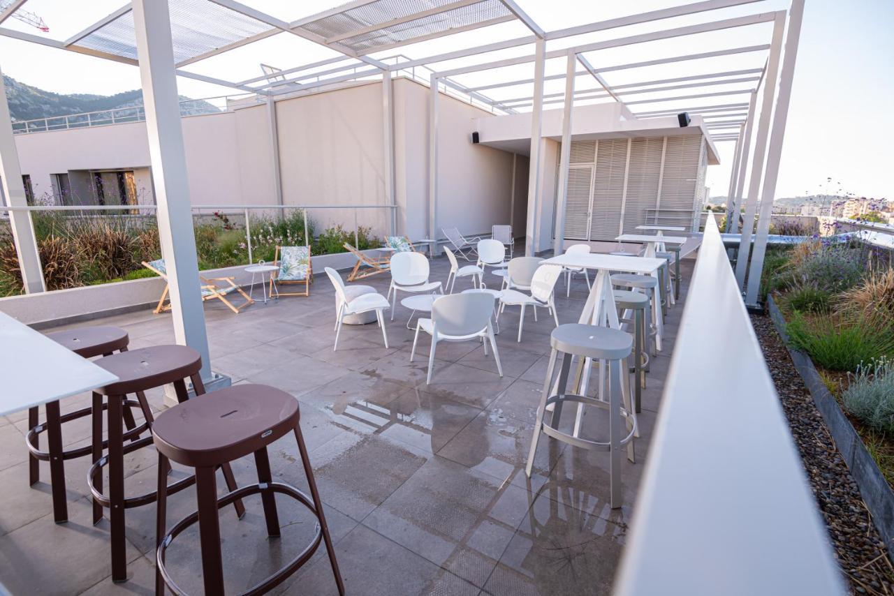 Hostel Le Hueb Toulon Exterior foto